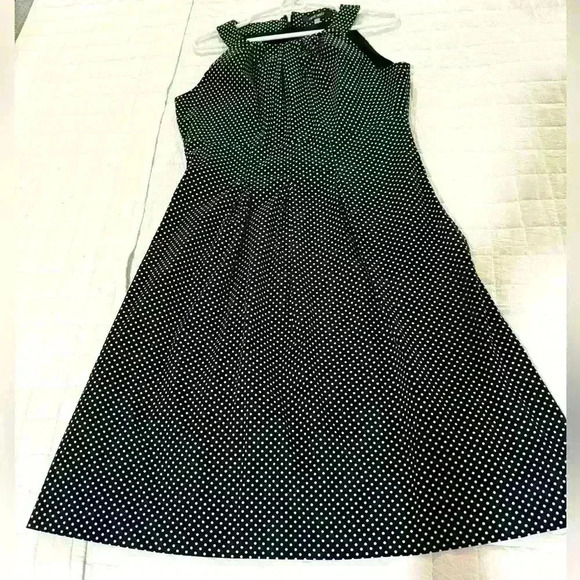 Nine West Women's Sleeveless Pleat Neck Fit-and-Flare Dress Size 10 - Picture 1 of 4